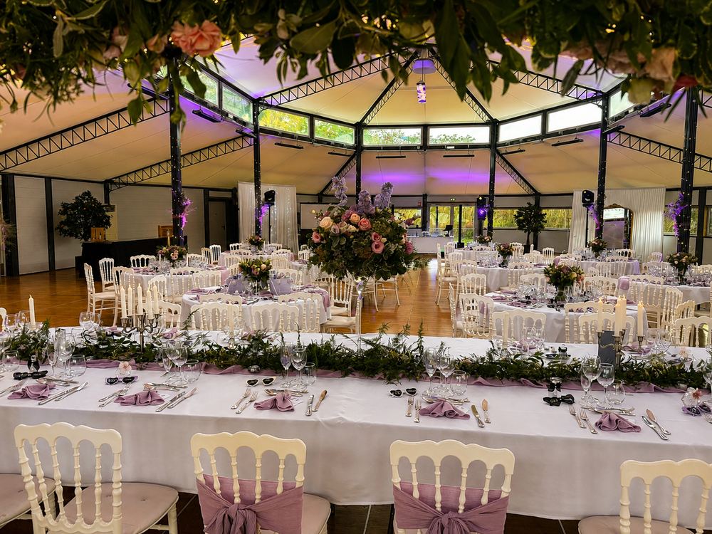 Décoration florale de la salle de réception à L'Orangerie de Lesquin